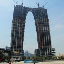 蘇州秋褲樓吞金數十億元賣不動 尷尬的不止外觀